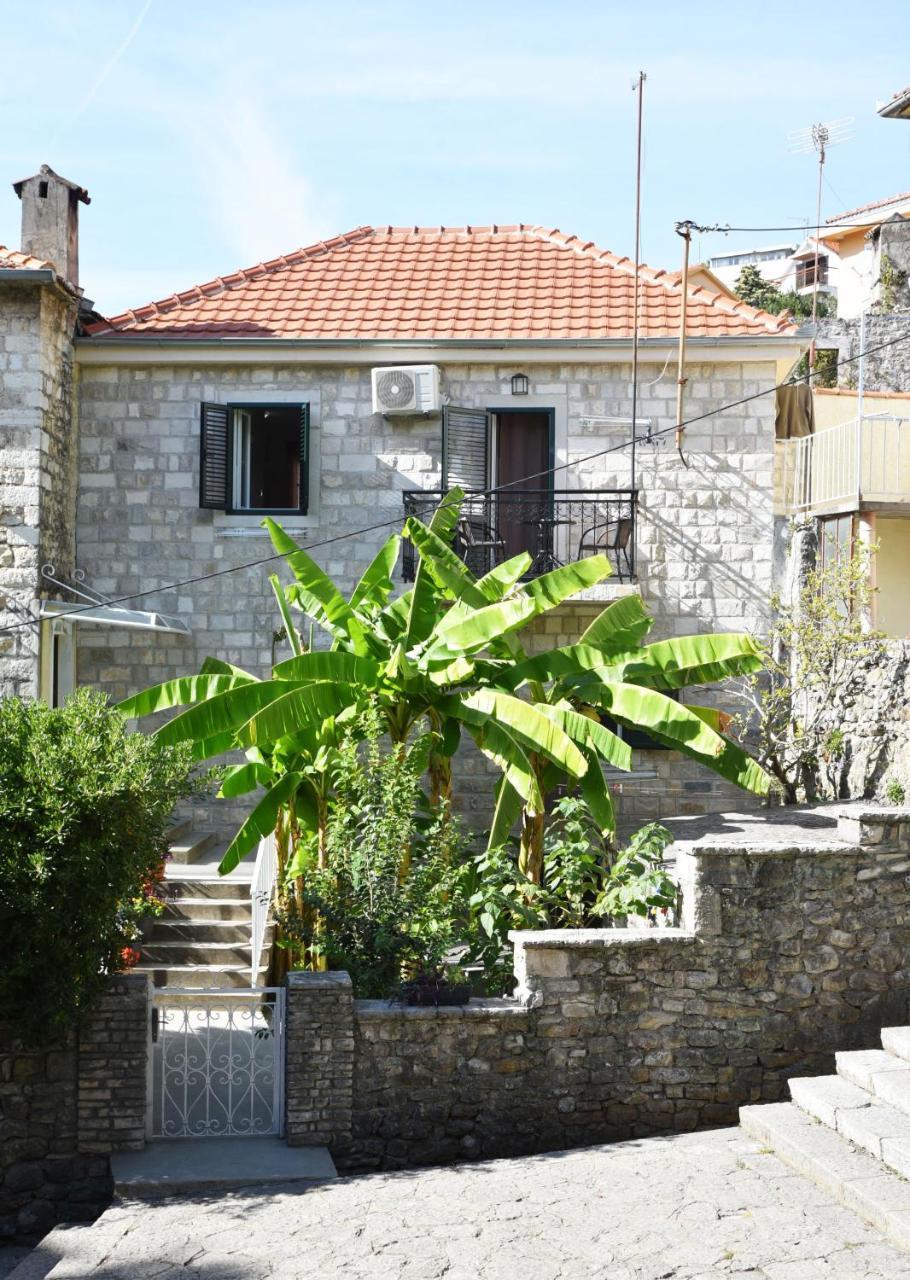 Vila Kula 1830 Apartments Herceg Novi Luaran gambar