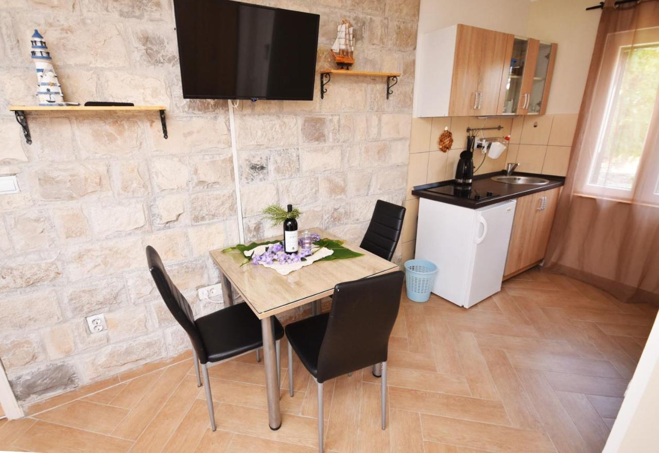 Vila Kula 1830 Apartments Herceg Novi Luaran gambar