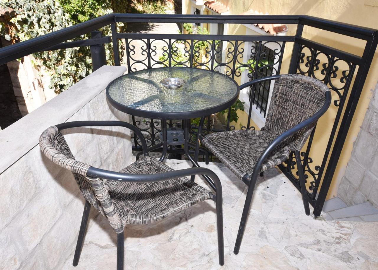 Vila Kula 1830 Apartments Herceg Novi Luaran gambar