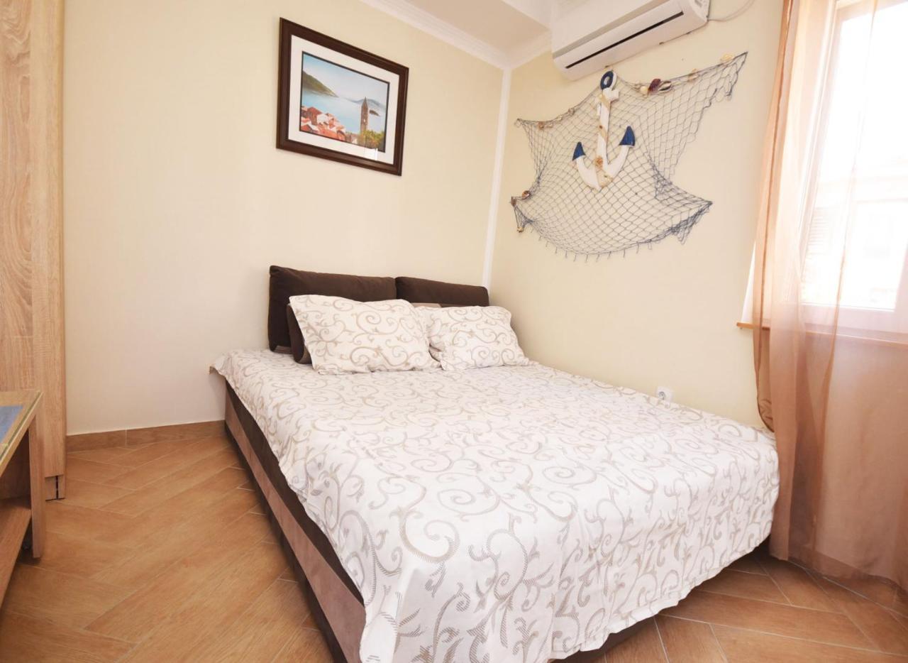 Vila Kula 1830 Apartments Herceg Novi Luaran gambar