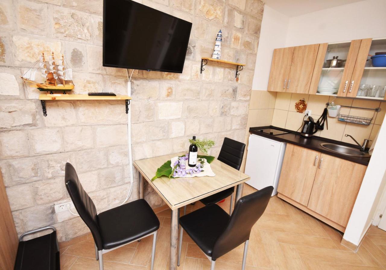 Vila Kula 1830 Apartments Herceg Novi Luaran gambar