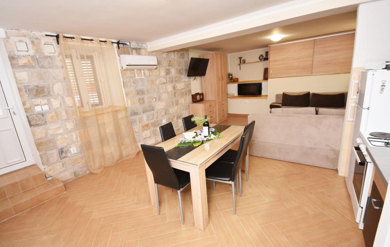 Vila Kula 1830 Apartments Herceg Novi Luaran gambar