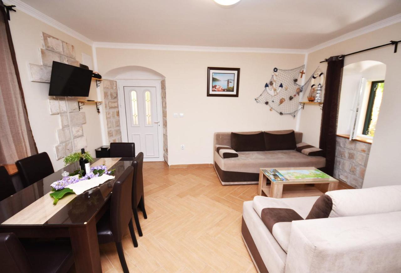 Vila Kula 1830 Apartments Herceg Novi Luaran gambar