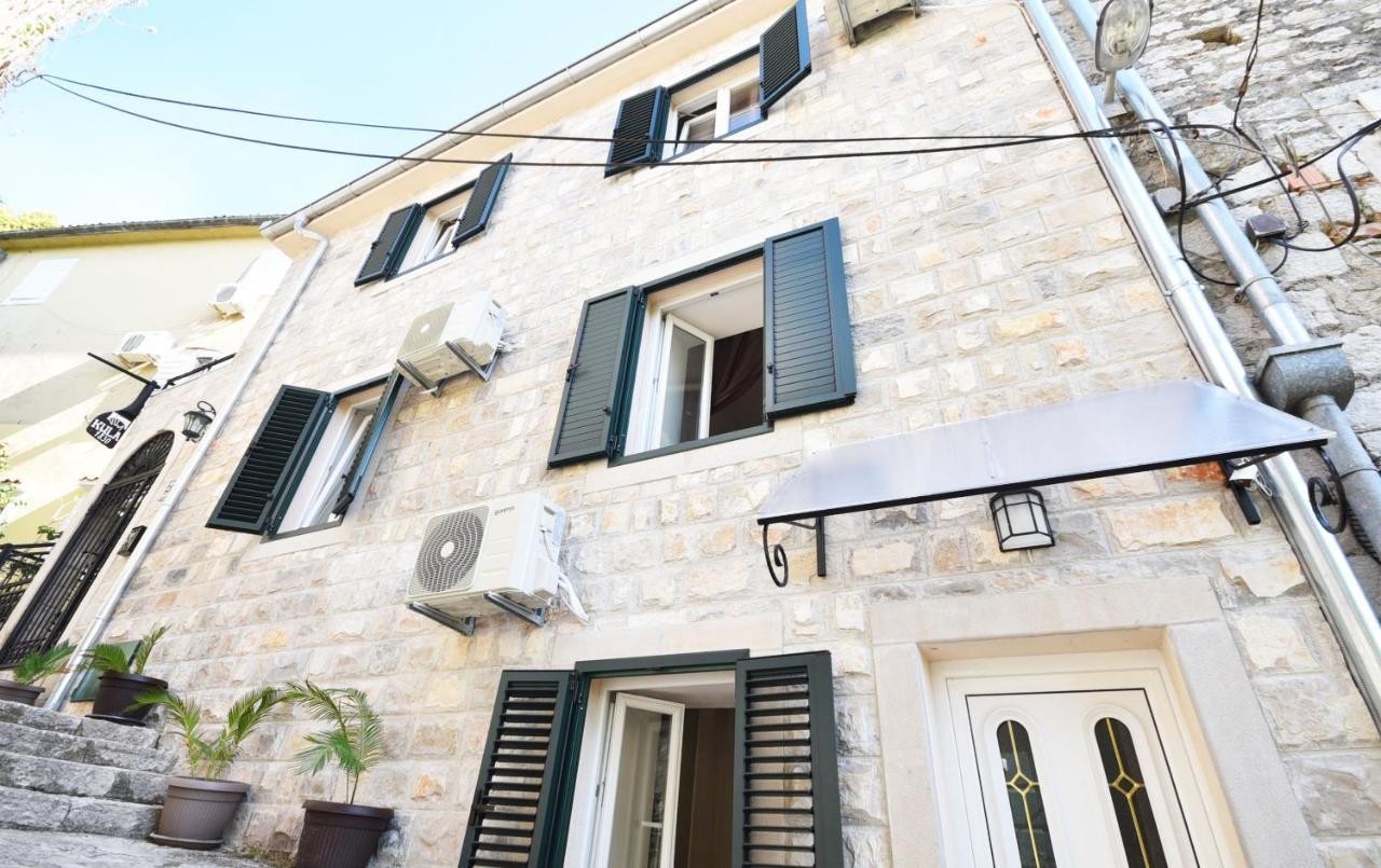 Vila Kula 1830 Apartments Herceg Novi Luaran gambar