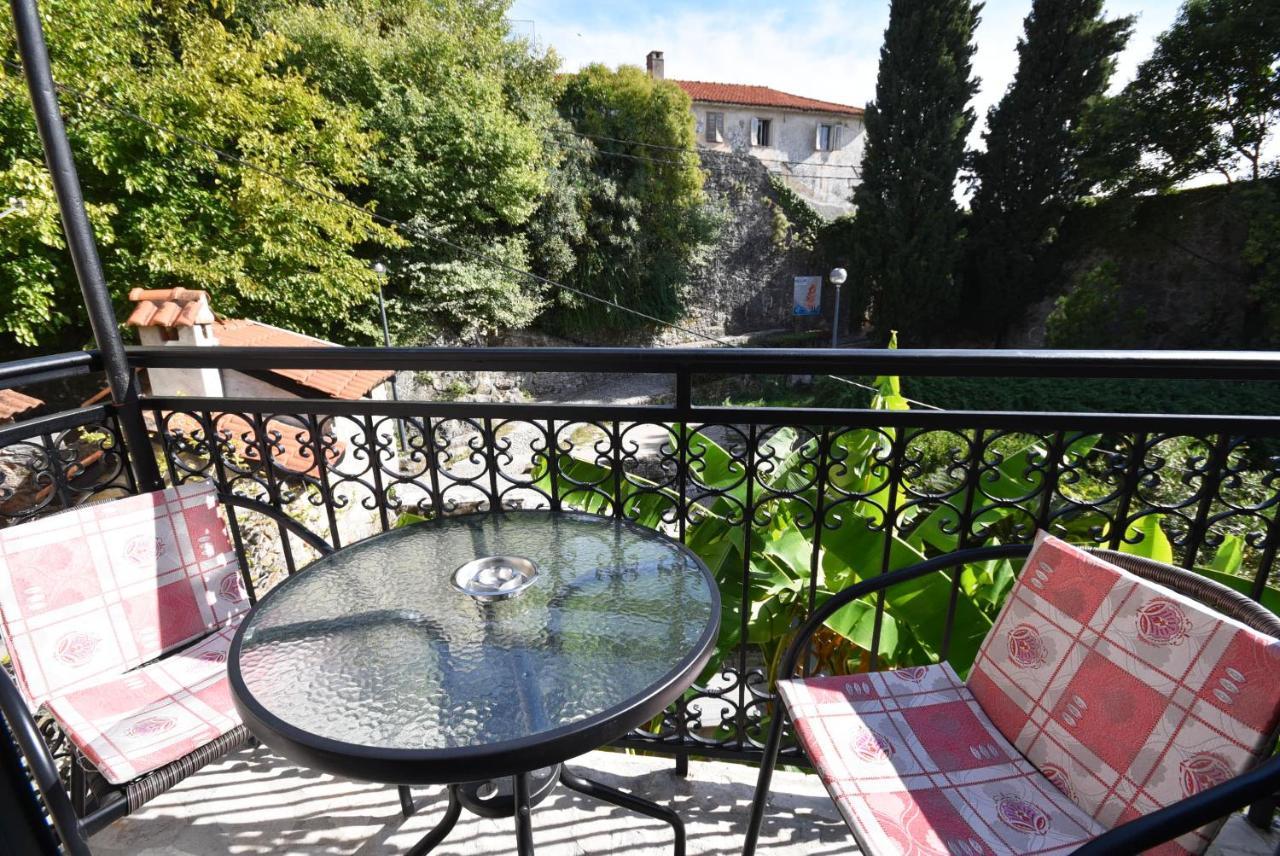 Vila Kula 1830 Apartments Herceg Novi Luaran gambar