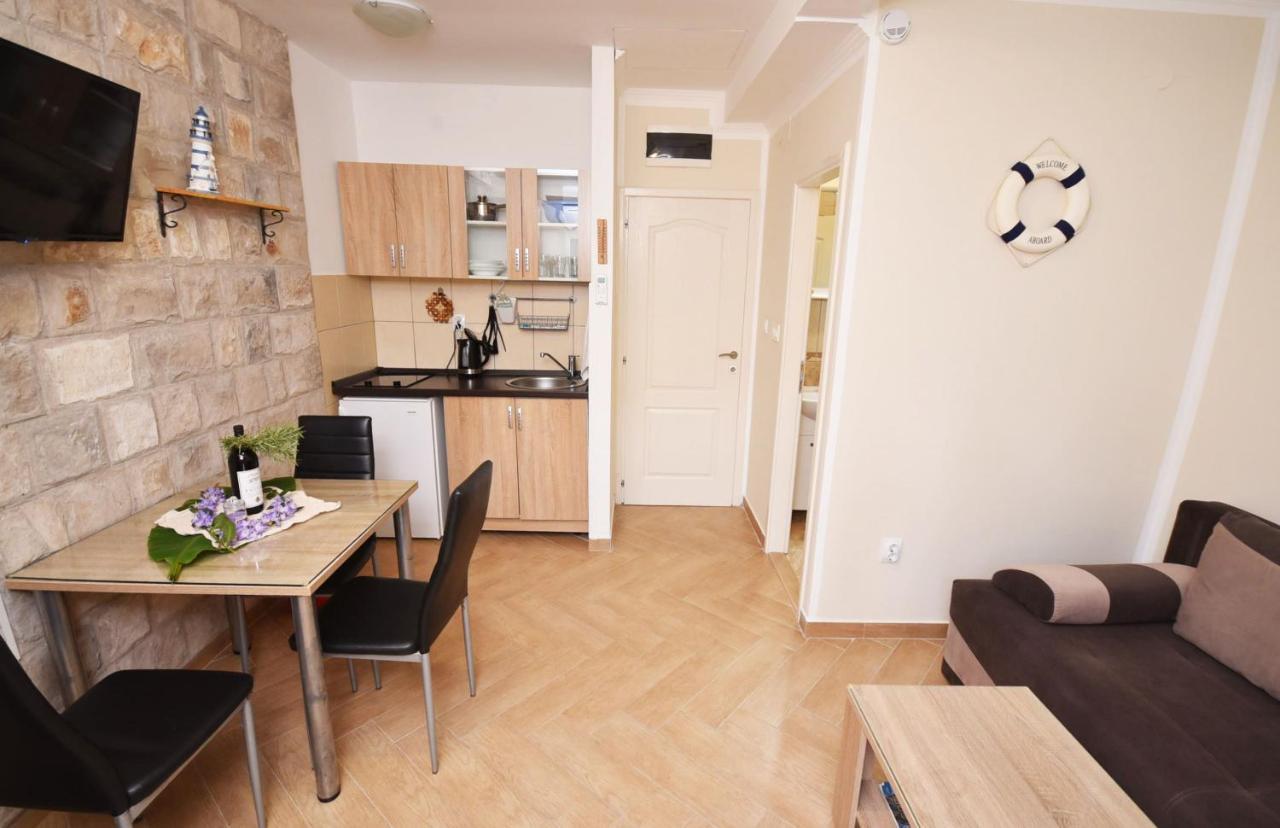 Vila Kula 1830 Apartments Herceg Novi Luaran gambar