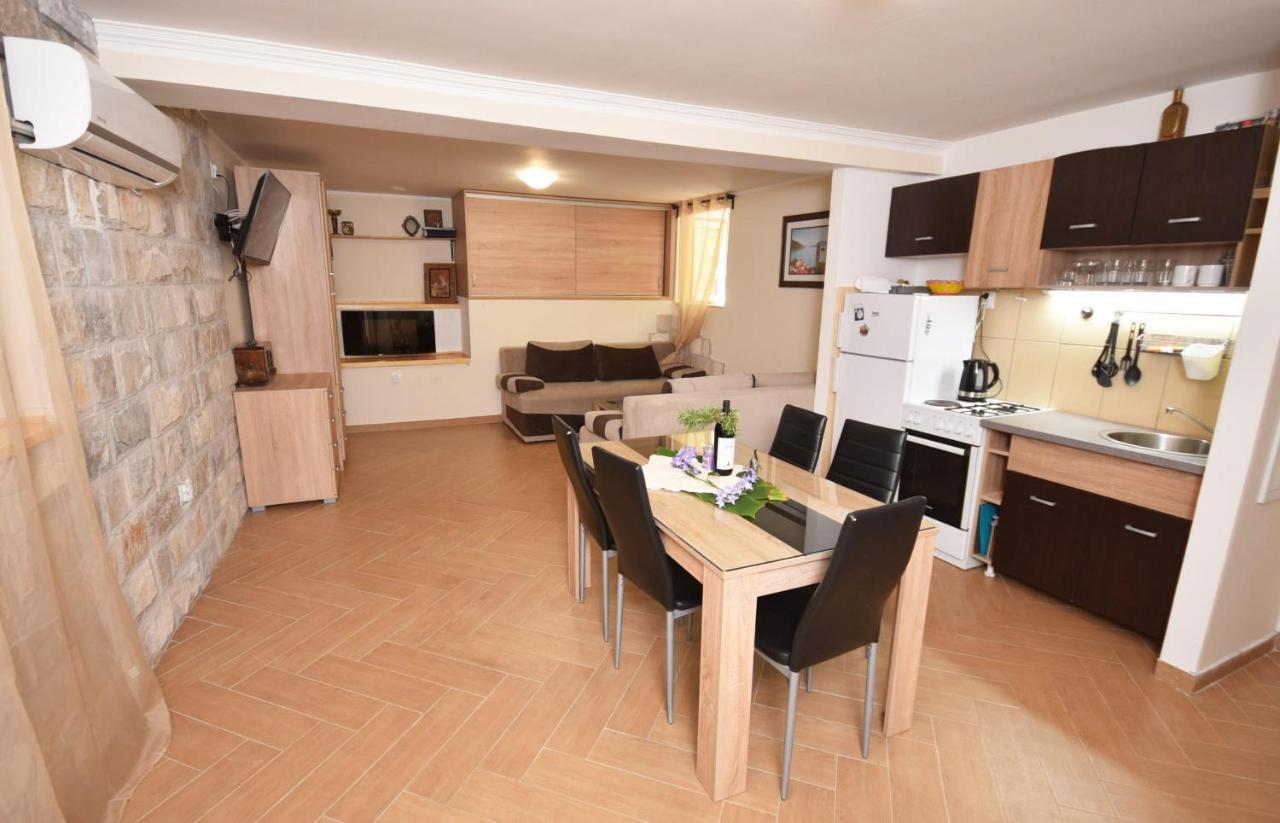 Vila Kula 1830 Apartments Herceg Novi Luaran gambar