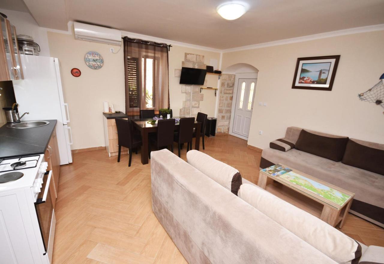 Vila Kula 1830 Apartments Herceg Novi Luaran gambar
